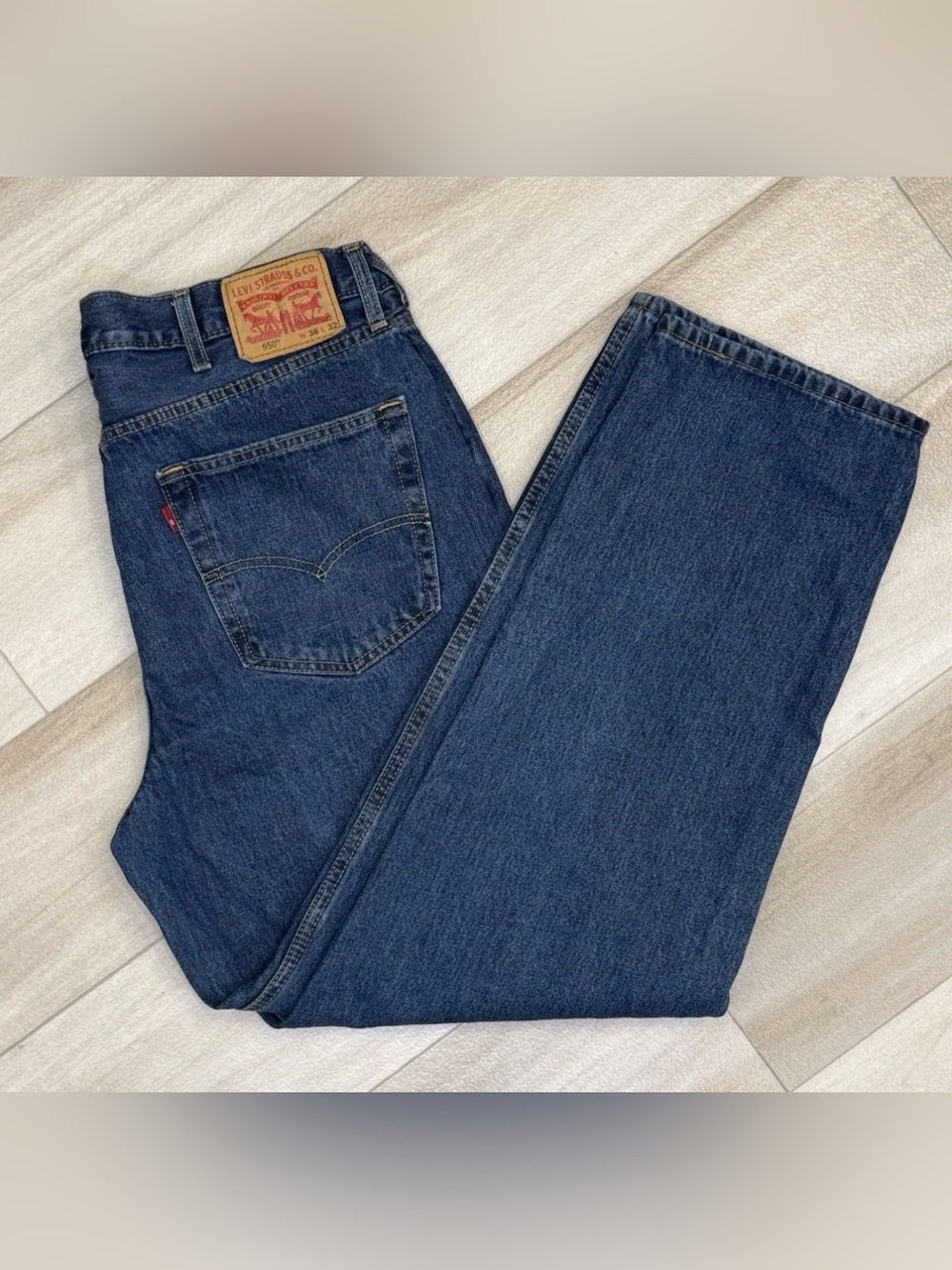 Levi's 550 Relaxed Fit Tapered Leg Jeans Mens Dark Wash Blue 38X32 Msrs 37x31 - Picture 3 of 12